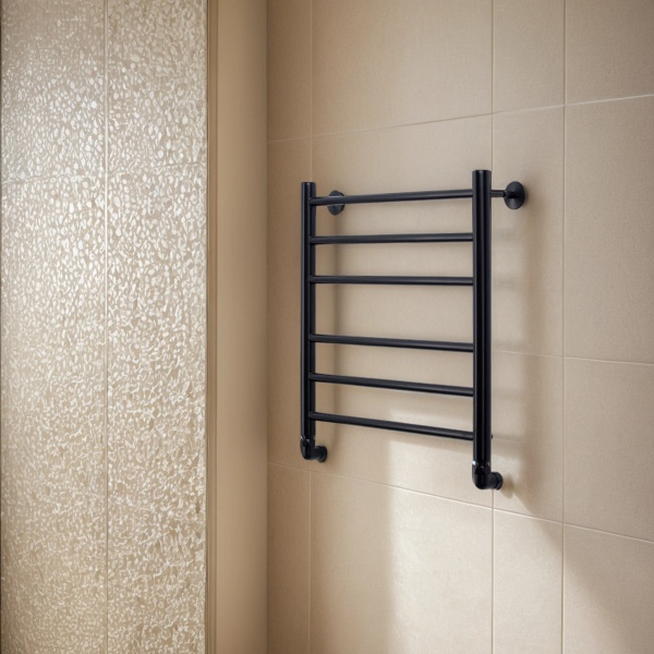 Фото Полотенцесушитель водяной Comfysan Люси (Luce) W-6 60/50, черный